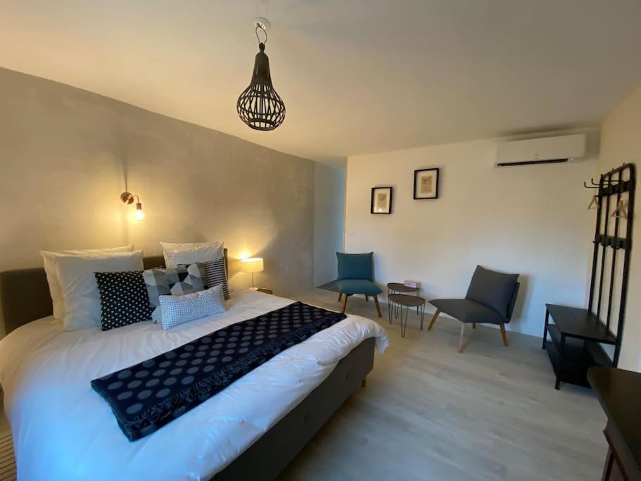 Le Nomade En Provence Bed & Breakfast Bouchet  Eksteriør bilde
