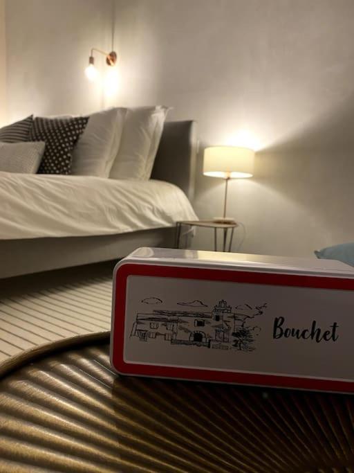 Le Nomade En Provence Bed & Breakfast Bouchet  Eksteriør bilde