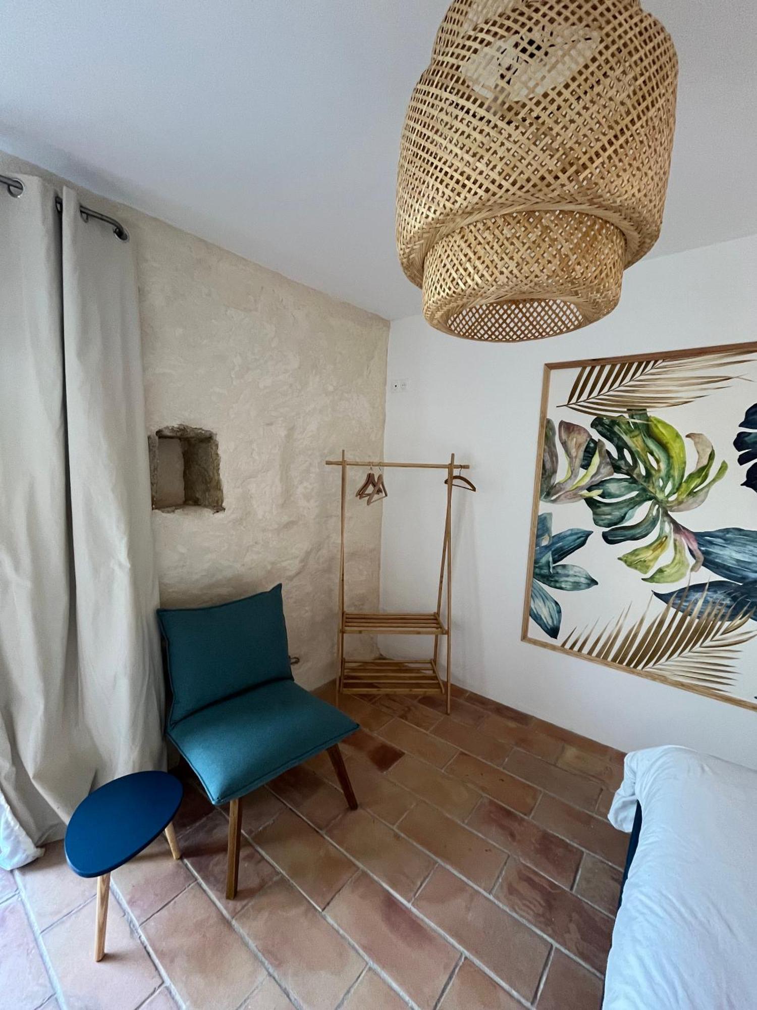 Le Nomade En Provence Bed & Breakfast Bouchet  Eksteriør bilde